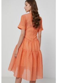 Victoria Victoria Beckham Sukienka kolor pomarańczowy mini rozkloszowana. Kolor: pomarańczowy. Materiał: tkanina. Długość rękawa: krótki rękaw. Typ sukienki: rozkloszowane. Długość: mini #6