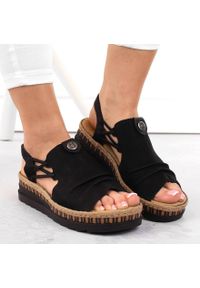 Komfortowe sandały damskie na koturnie wsuwane czarne Rieker V7972-00. Zapięcie: bez zapięcia. Kolor: czarny. Obcas: na koturnie #4