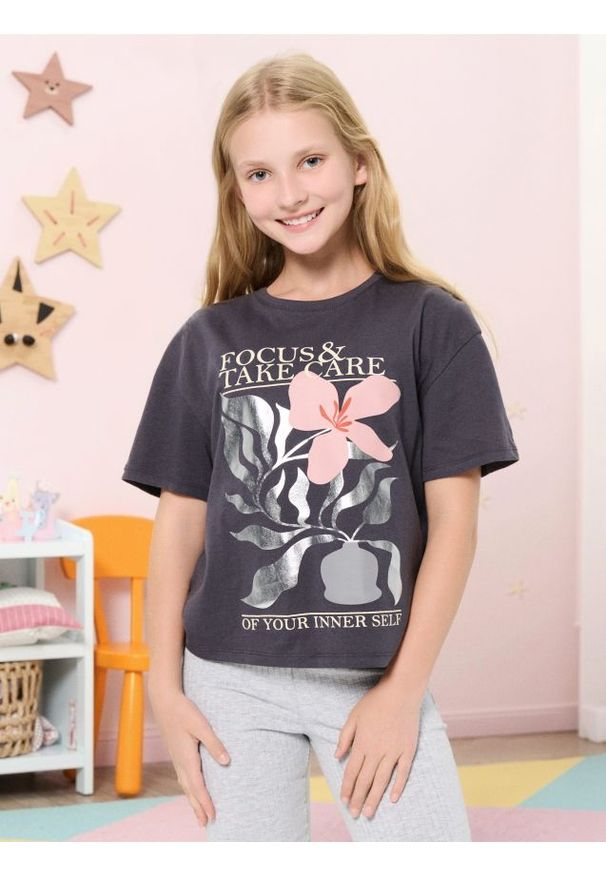 Sinsay - Koszulka z błyszczącym nadrukiem - szary. Kolor: szary. Wzór: nadruk