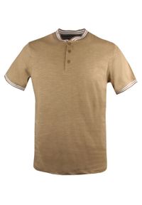 Męski T-Shirt, Dekolt z Guzikami - Pako Jeans - Kolor Beżowy. Okazja: na co dzień. Kolor: wielokolorowy, beżowy, brązowy. Materiał: bawełna. Styl: casual