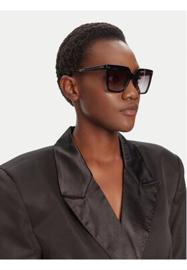 Calvin Klein Okulary przeciwsłoneczne CK22534S Czarny. Kolor: czarny
