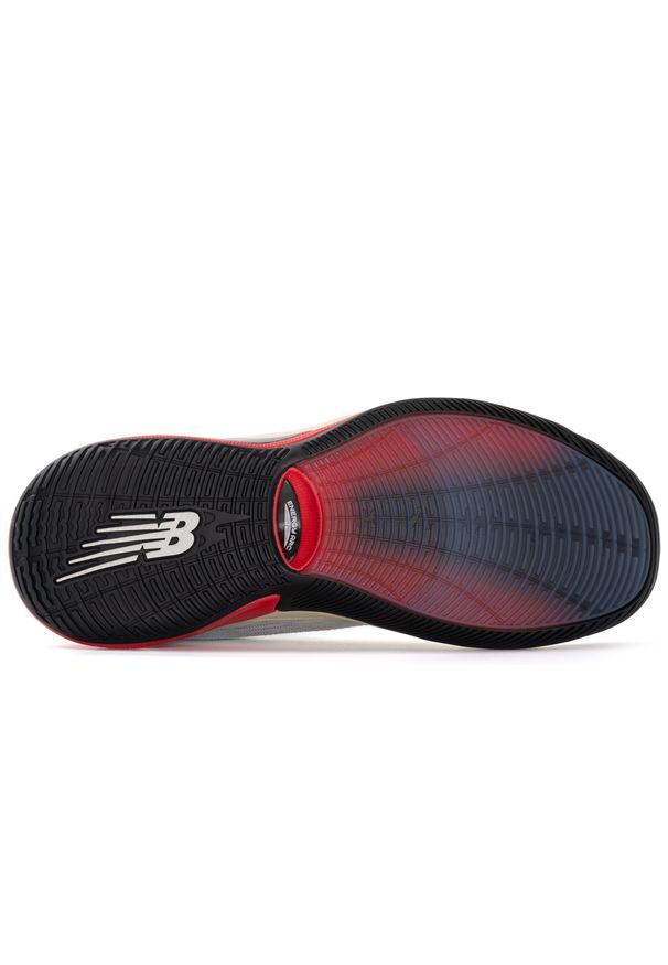 Buty męskie New Balance KAWHI IV BBKLSBR4 – białe. Kolor: biały. Materiał: włókno, syntetyk, materiał, guma. Szerokość cholewki: normalna. Sport: bieganie, koszykówka