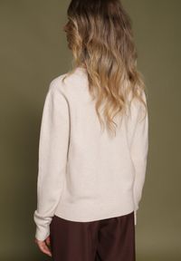 Born2be - Beżowy Klasyczny Sweter z Wiskozą i Wełną Norpine. Okazja: na co dzień. Kolor: beżowy. Materiał: wełna, wiskoza. Styl: klasyczny #6