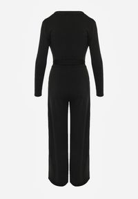 Renee - Czarny Kombinezon z Kopertowym Dekoltem Ivemie. Okazja: na co dzień, na imprezę. Kolor: czarny. Materiał: wiskoza. Styl: casual, elegancki, klasyczny, wizytowy #5