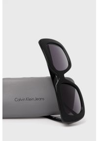 Calvin Klein Jeans - Okulary przeciwsłoneczne CKJ18502S. Kształt: prostokątne. Kolor: czarny. Materiał: syntetyk, materiał. Wzór: gładki #3