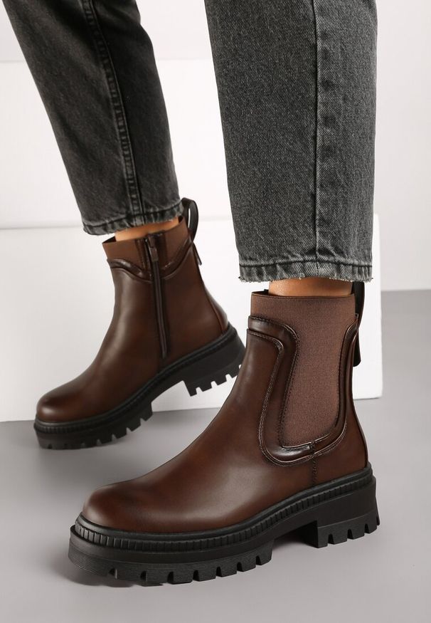 Born2be - Brązowe Botki Sztyblety na Płaskiej Podeszwie Ozdobione Przeszyciami Narirra. Kolor: brązowy. Materiał: jeans. Wzór: aplikacja. Obcas: na płaskiej podeszwie. Styl: elegancki, klasyczny