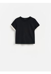 Reserved - T-shirt z ozdobną koronką - czarny. Kolor: czarny. Materiał: koronka. Wzór: koronka