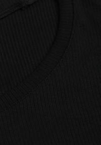 Renee - Czarny T-shirt w Prążki z Marszczeniami po Bokach Nedala. Okazja: na co dzień. Kolor: czarny. Wzór: prążki. Styl: casual, elegancki #2