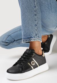 Born2be - Czarne Sneakersy Aselvina. Nosek buta: okrągły. Kolor: czarny. Materiał: skóra ekologiczna. Szerokość cholewki: normalna. Wzór: jednolity #1