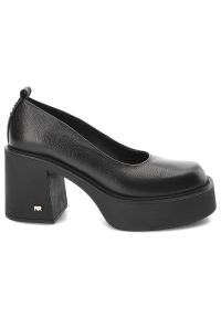 Czarne Półbuty Karino Modne Obuwie Damskie Na Wysokim Obcasie. Okazja: na co dzień. Kolor: czarny. Materiał: skóra. Wzór: grochy. Obcas: na obcasie. Styl: casual, elegancki. Wysokość obcasa: wysoki #7
