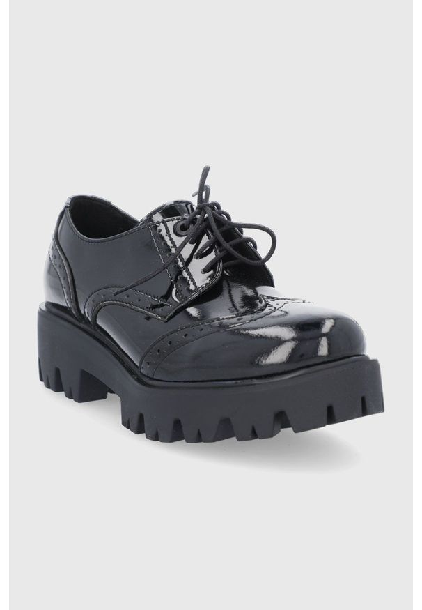 Altercore Półbuty Nefi Vegan Black Patent damskie kolor czarny na platformie. Nosek buta: okrągły. Zapięcie: sznurówki. Kolor: czarny. Obcas: na platformie