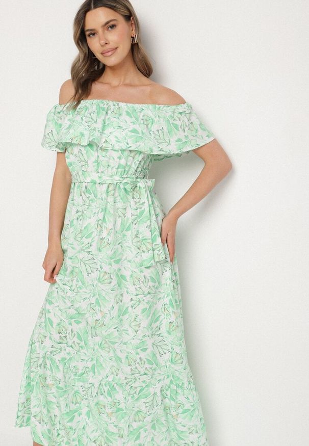 Born2be - Zielona Sukienka Hiszpanka z Bawełną w Kwiaty Mreova. Okazja: na co dzień. Typ kołnierza: dekolt hiszpanka. Kolor: zielony. Materiał: bawełna. Wzór: kwiaty. Styl: elegancki, klasyczny, casual