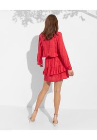 JUST PAUL - Czerwona sukienka mini z falbanami Miami. Kolor: czerwony. Materiał: wiskoza. Długość rękawa: długi rękaw. Wzór: geometria, nadruk. Długość: mini #2