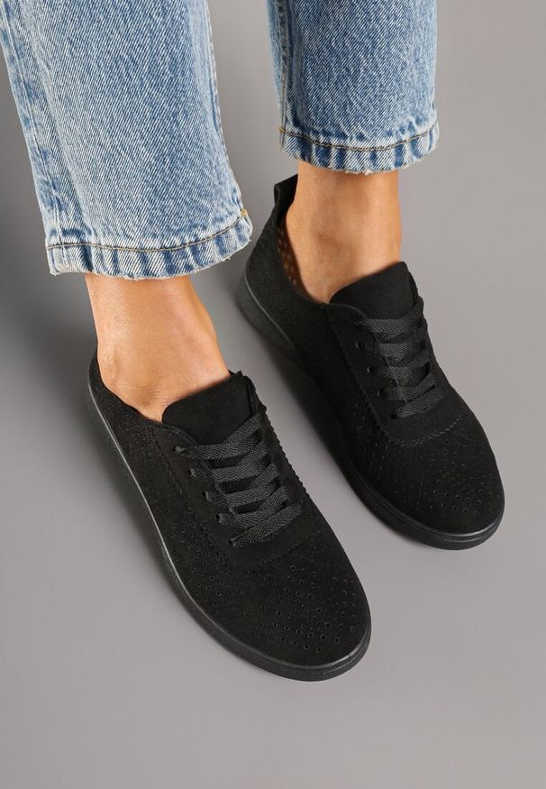 Born2be - Czarne Sneakersy Ażurowe Sznurowane Telalina. Okazja: na co dzień. Kolor: czarny. Wzór: ażurowy