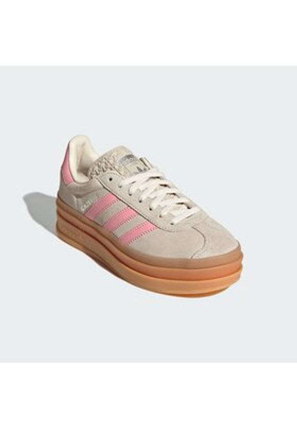 Adidas - adidas Półbuty GAZELLE BOLD Beżowy. Kolor: beżowy