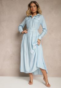Renee - Niebieska Rozkloszowana Sukienka z Wiskozy z Guzikami i Paskiem Ronesa. Okazja: na co dzień. Kolor: niebieski. Materiał: wiskoza. Typ sukienki: proste. Styl: elegancki, casual