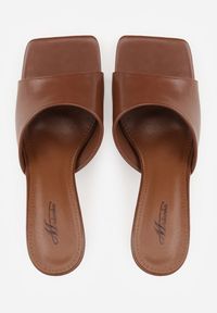 Renee - Brązowe Klapki na Szpilce z Kwadratowym Noskiem Peep Toe Avenata. Okazja: na co dzień, na randkę. Nosek buta: otwarty. Kolor: brązowy. Materiał: jeans, skóra, koronka. Obcas: na szpilce. Styl: casual #9