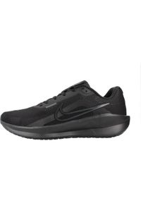 Buty do biegania męskie Nike Downshifter 13. Kolor: czarny. Materiał: materiał, syntetyk. Szerokość cholewki: normalna. Model: Nike Downshifter