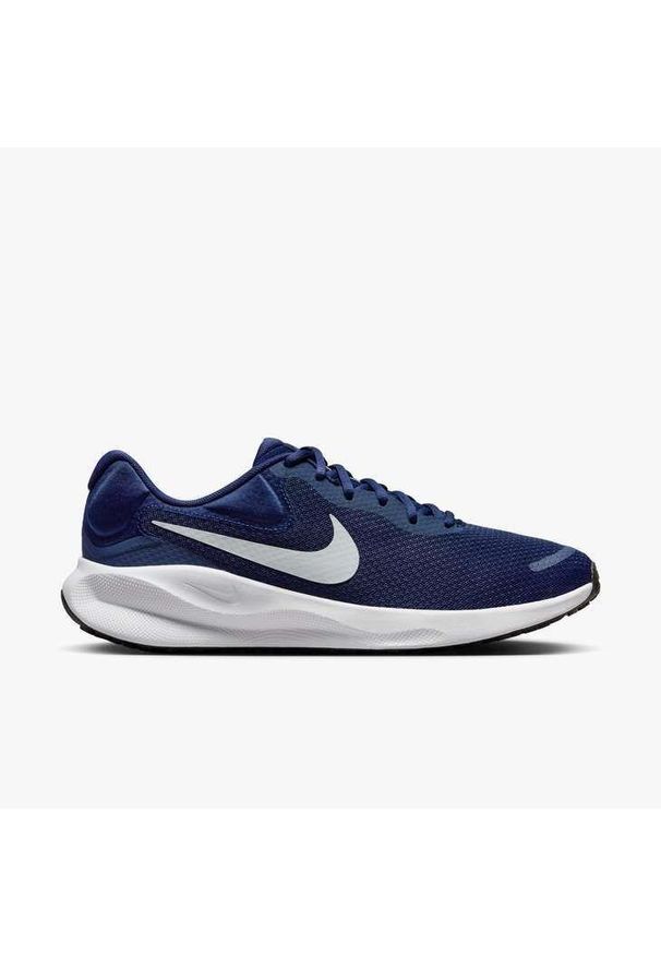 Buty do biegania męskie Nike Revolution 7. Zapięcie: sznurówki. Kolor: biały, wielokolorowy, niebieski. Materiał: materiał, syntetyk, tkanina. Szerokość cholewki: normalna. Model: Nike Revolution