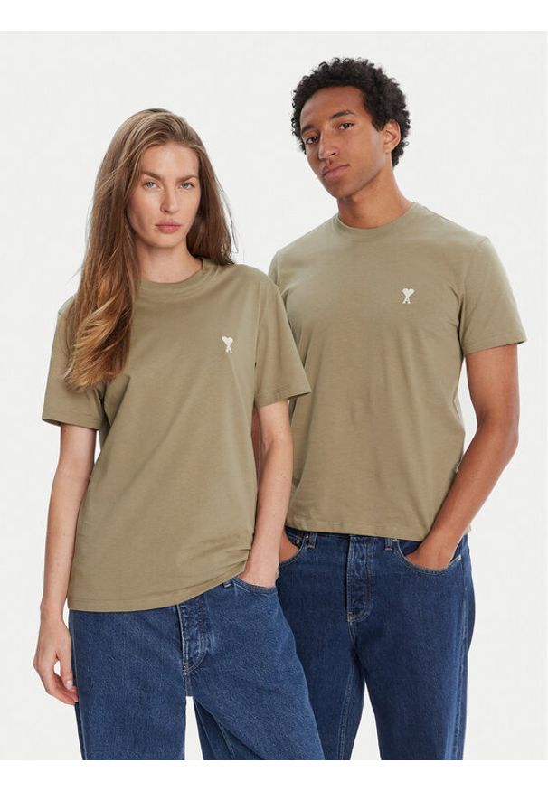 AMI PARIS T-Shirt HTS060.724 Khaki Regular Fit. Kolor: brązowy. Materiał: bawełna