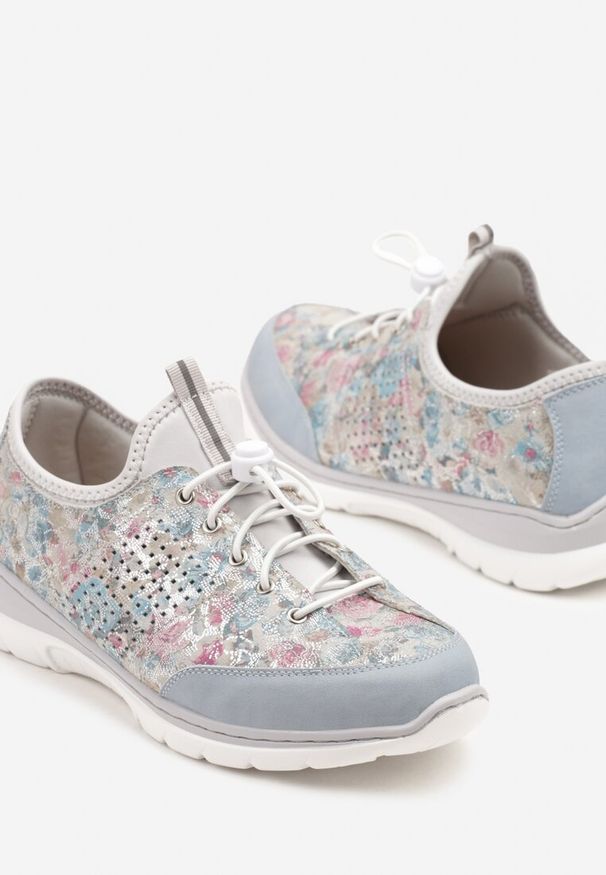 Born2be - Niebieskie Sneakersy ze Skóry Naturalnej z Perforacją Morozi. Okazja: na co dzień. Kolor: niebieski. Materiał: skóra