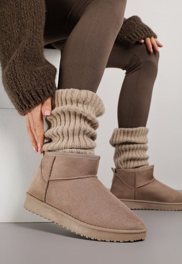 Born2be - Ciemnobeżowe Krótkie Śniegowce Zozaline. Okazja: na co dzień. Kolor: beżowy. Materiał: jeans. Styl: casual, klasyczny, elegancki
