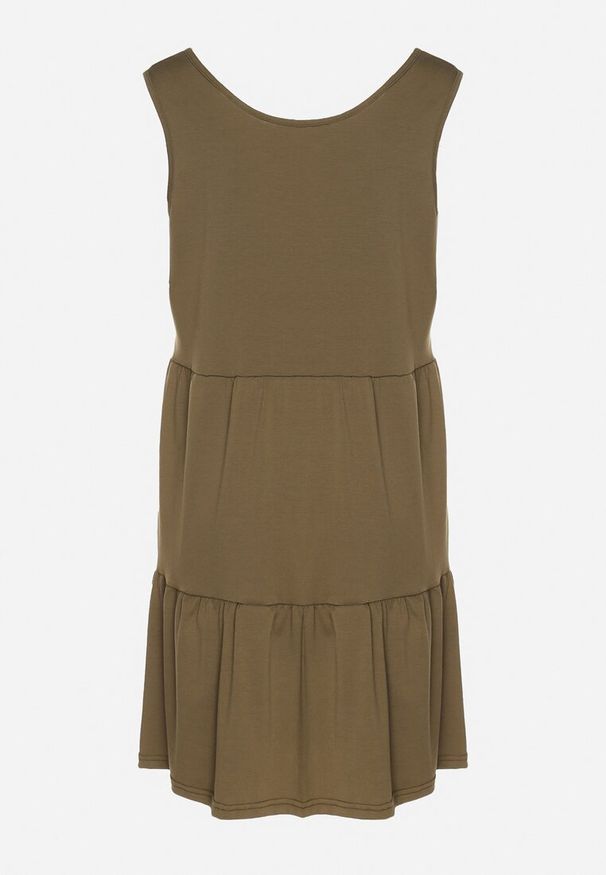 Born2be - Ciemnozielona Sukienka o Rozkloszowanym Kroju na Szerokich Ramiączkach z Guzikami Saniella. Okazja: na co dzień. Kolor: zielony. Długość rękawa: na ramiączkach. Typ sukienki: rozkloszowane. Styl: elegancki, klasyczny, casual