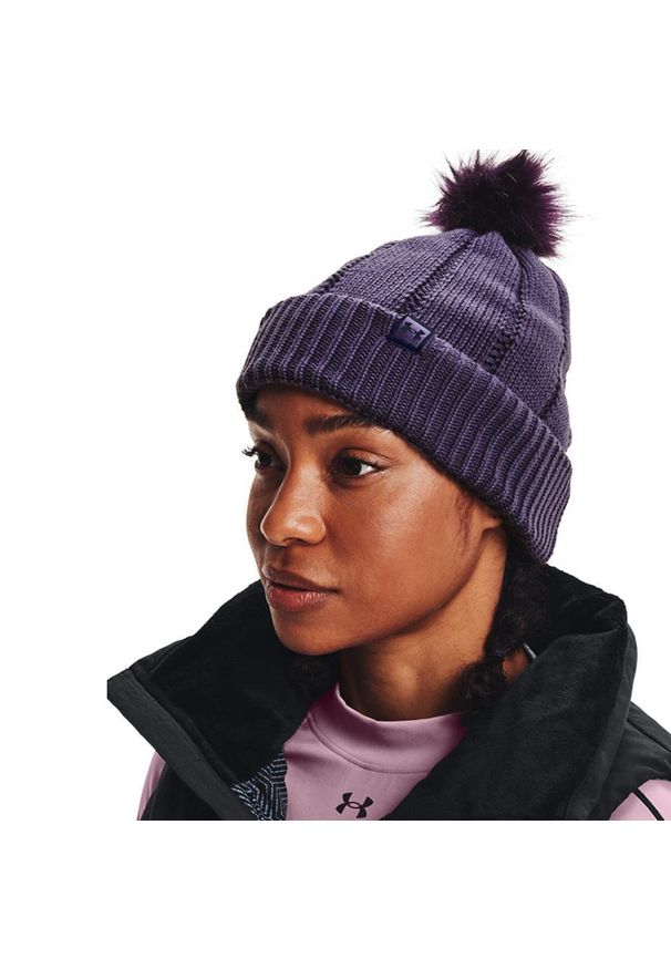 Under Armour - Damska Czapka Around Town CGI Beanie. Kolor: fioletowy