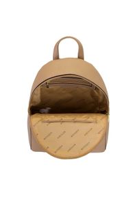 Wittchen - Damski plecak z kieszenią z przodu. Kolor: beżowy. Materiał: skóra ekologiczna. Wzór: aplikacja, paski. Styl: elegancki #2