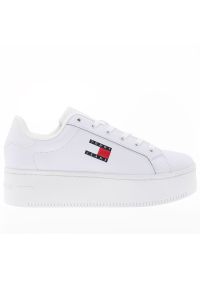 TOMMY HILFIGER - Buty Tommy Hilfiger TJW Flatform Ess EN0EN02518-YBS - białe. Okazja: na co dzień. Kolor: biały. Materiał: skóra, guma. Szerokość cholewki: normalna. Obcas: na platformie. Sport: turystyka piesza