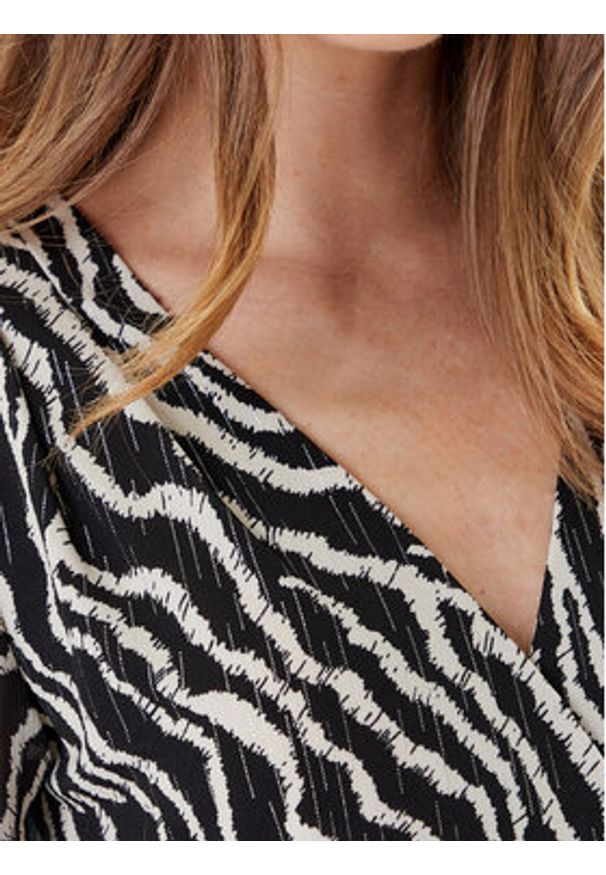 Morgan Bluzka 252-TRUDDY Czarny Regular Fit. Kolor: czarny. Materiał: syntetyk