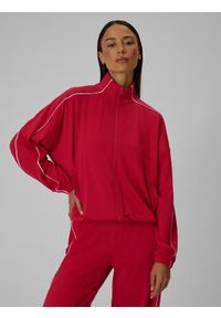 4f - 4F Bluza dresowa loose bez kaptura damska - czerwona M. Typ kołnierza: bez kaptura. Kolor: czerwony. Materiał: dresówka. Styl: sportowy #1