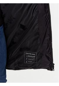 Calvin Klein Jeans Kurtka puchowa J30J324056 Czarny Regular Fit. Kolor: czarny. Materiał: puch, syntetyk
