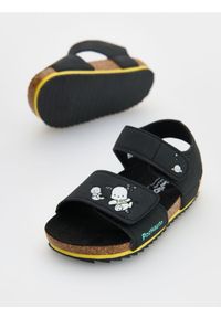 Reserved - Sandały na rzepy Pochacco - czarny. Zapięcie: rzepy. Kolor: czarny. Materiał: materiał #1