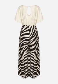 Born2be - Czarno-Biały Taliowany Kombinezon z Szerokimi Nogawkami i Paskiem w Talii Nellma. Okazja: na co dzień. Kolor: czarny. Materiał: wiskoza. Długość rękawa: krótki rękaw. Długość: krótkie. Styl: casual, elegancki #7