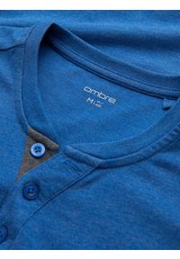 Ombre Clothing - Męski t-shirt z okrągłym rozpinanym dekoltem henley – niebieski V2. Okazja: na co dzień. Typ kołnierza: typu henley. Kolor: niebieski. Materiał: poliester, bawełna. Styl: casual #3