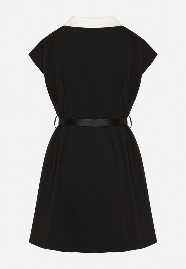 Born2be - Czarna Wiskozowa Sukienka Rozkloszowana z Koszulowym Kołnierzykiem i Paskiem Aluella. Okazja: na spotkanie biznesowe, na co dzień. Typ kołnierza: kołnierzyk koszulowy. Kolor: czarny. Materiał: wiskoza. Długość rękawa: krótki rękaw. Typ sukienki: koszulowe. Styl: elegancki, casual, biznesowy