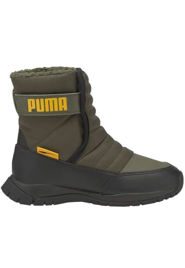 Buty Puma Nieve Wtr Ac Ps Jr 380745 02 zielone. Okazja: na spacer. Wysokość cholewki: przed kolano. Kolor: zielony. Materiał: syntetyk, materiał, skóra ekologiczna, guma, futro. Szerokość cholewki: normalna. Sezon: jesień, zima. Sport: turystyka piesza