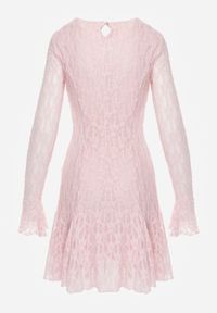 Born2be - Różowa Sukienka Koronkowa z Rozkloszowanymi Rękawami Cinatea. Okazja: na co dzień. Typ kołnierza: kokarda. Kolor: różowy. Materiał: koronka. Typ sukienki: proste. Styl: casual #4