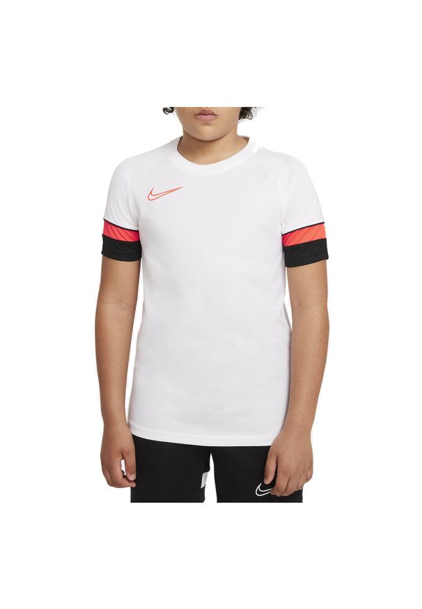 Koszulka dla dzieci piłkarska Nike Dri-FIT Academy CW6103. Materiał: materiał, poliester, skóra, tkanina. Długość rękawa: krótki rękaw. Technologia: Dri-Fit (Nike). Długość: krótkie. Sport: piłka nożna