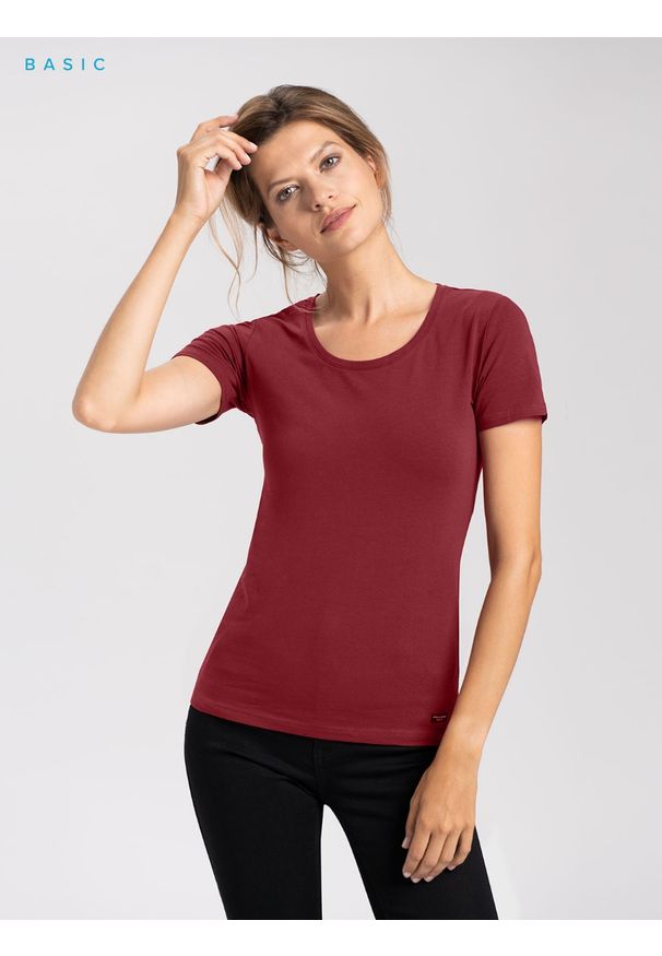 Volcano - Damska koszulka basic z bawełny T-DIANA. Kolor: czerwony. Materiał: bawełna. Długość rękawa: krótki rękaw. Długość: krótkie. Wzór: gładki. Styl: klasyczny