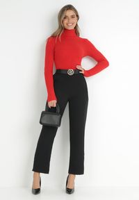 Born2be - Czerwony Golf Oranya. Typ kołnierza: golf. Kolor: czerwony. Materiał: dzianina, prążkowany. Długość rękawa: długi rękaw. Długość: długie #6