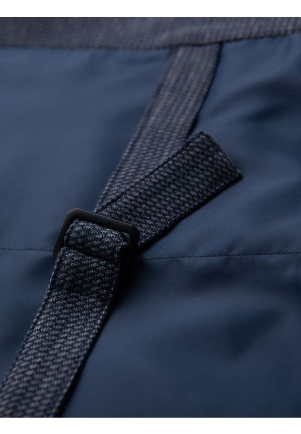 Ombre Clothing - Dopasowana elegancka męska kamizelka ze strukturalnej dzianiny – granatowa V1. Okazja: na co dzień. Kolor: niebieski. Materiał: dzianina. Wzór: melanż, jednolity. Styl: elegancki