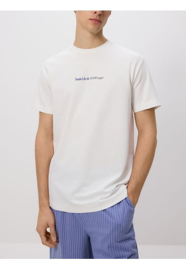 Reserved - T-shirt comfort z nadrukiem - złamana biel. Materiał: bawełna, dzianina. Wzór: nadruk