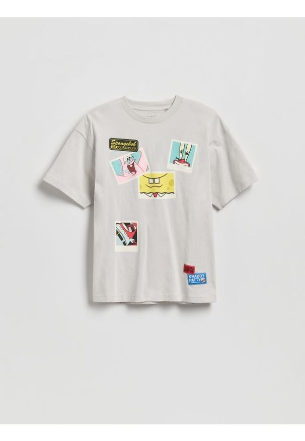 Reserved - T-shirt SpongeBob - beżowy. Kolor: beżowy. Materiał: dzianina, bawełna