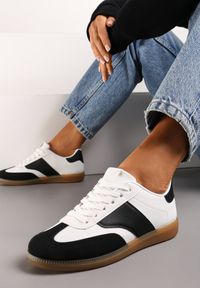 Renee - Czarno-Białe Sneakersy Tenisówki z Klasycznym Sznurowaniem Norio. Kolor: czarny. Materiał: jeans