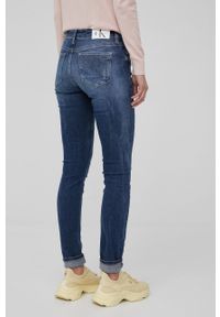 Calvin Klein Jeans jeansy damskie medium waist. Kolor: niebieski