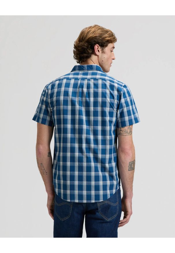 Lee - MESKA KOSZULA LEE BUTTON DOWN SS DEEP SEA PLAID 112376549. Typ kołnierza: button down