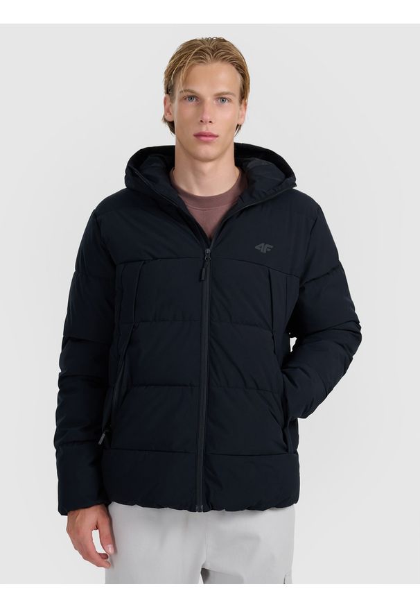 4f - 4F Kurtka puchowa z wypełnieniem syntetycznym męska - czarna M. Okazja: na co dzień. Typ kołnierza: kaptur. Kolor: czarny. Materiał: syntetyk, puch. Wzór: gładki. Styl: casual