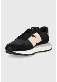 New Balance sneakersy WS237BB kolor czarny. Nosek buta: okrągły. Zapięcie: sznurówki. Kolor: czarny. Materiał: guma. Obcas: na platformie